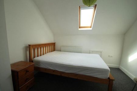 3 bedroom apartment to rent - Photo 2