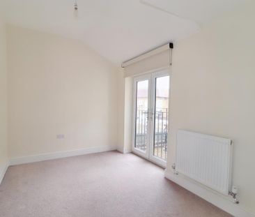 3 bedroom apartment to rent - Photo 2