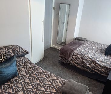 3 Bed Terraced House, Stanton Street, M11 - Photo 5