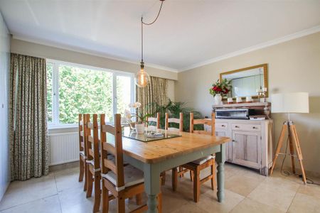 4 bedroom detached house to rent - Photo 2