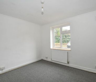 3 bedroom apartment to rent - Photo 2