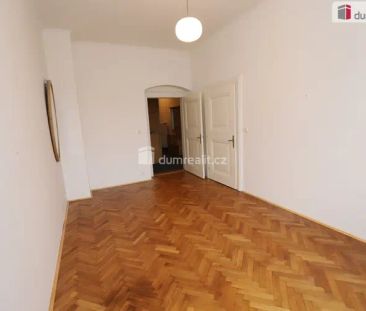 Prostorný slunný byt 4+1 ve třetím patře secesní cihlové budovy v c... - Photo 6