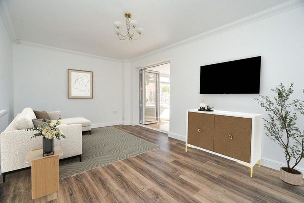 4 bedroom detached house to rent - Photo 1