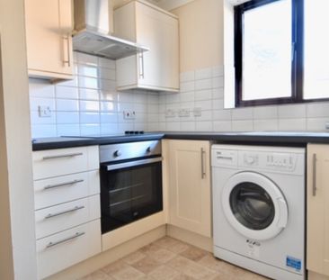 1 bed Apartment - To Let - Photo 5