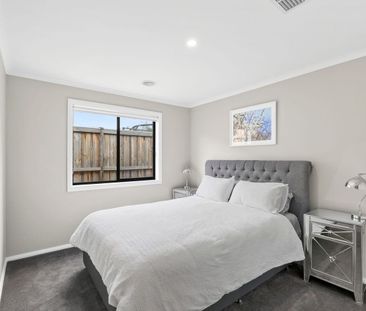 Spacious Custom Home in Prestigious Anchoridge Estate - Photo 3