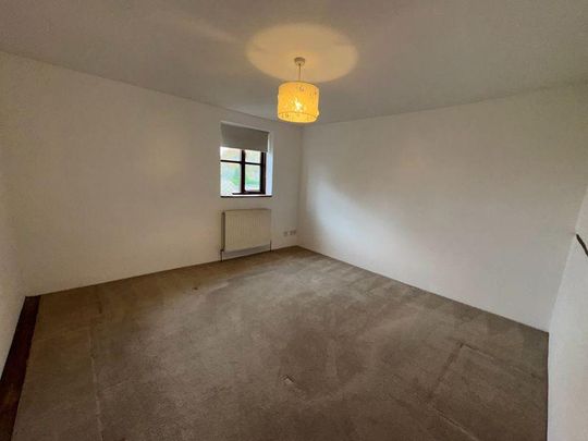 2 bedroom end of terrace house to rent - Photo 1