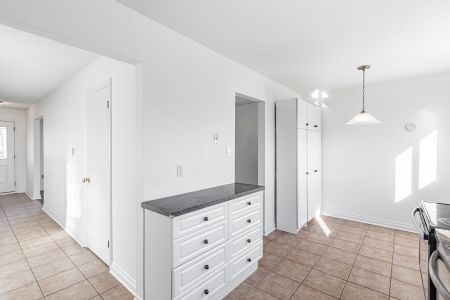 For Lease - 2329 Greenbank Trail Unit# Main, Burlington, Ontario - Photo 4