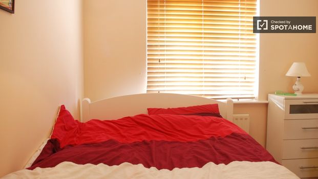 Decorated room in shared apartment in Donaghmede, Dublin - Photo 1