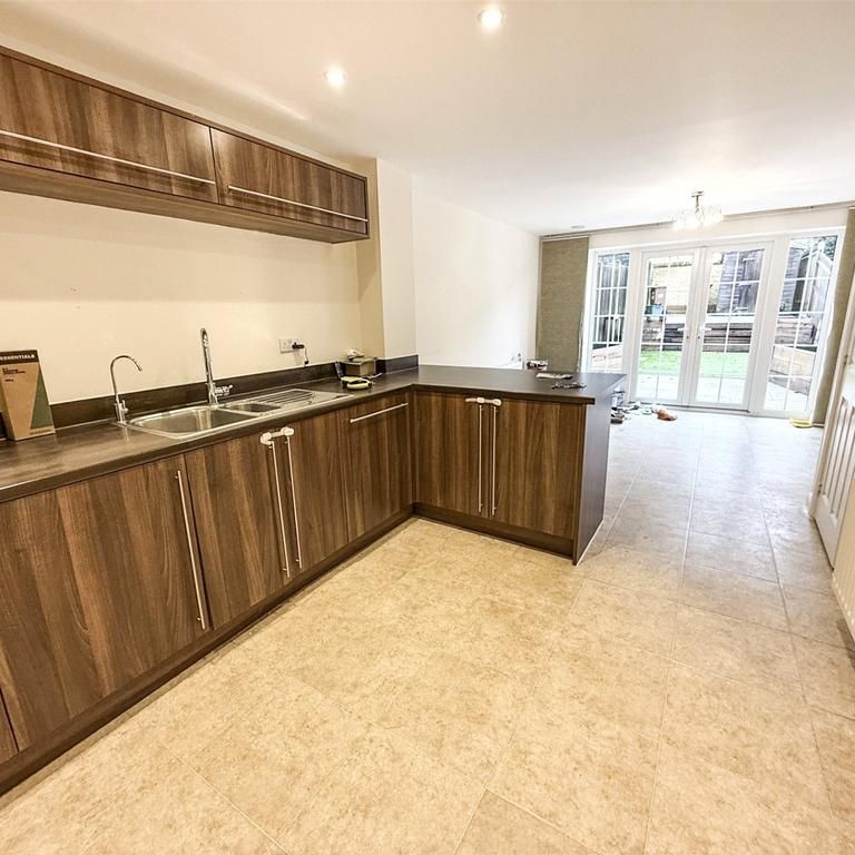 3 bedroom terraced house to rent - Photo 1