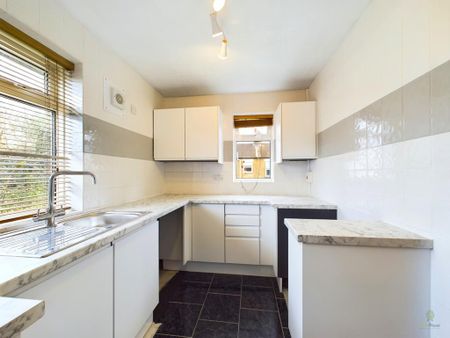 2 bedroom maisonette to rent - Photo 3