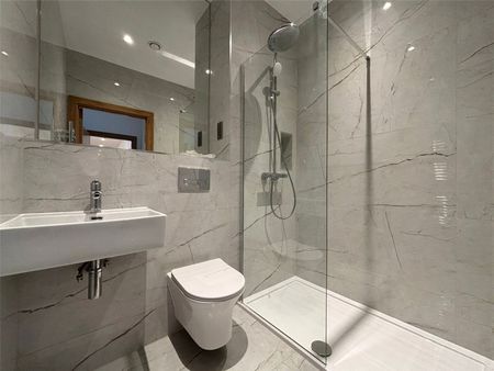 Sheila House, Fleet, Hampshire, GU51 - Photo 5