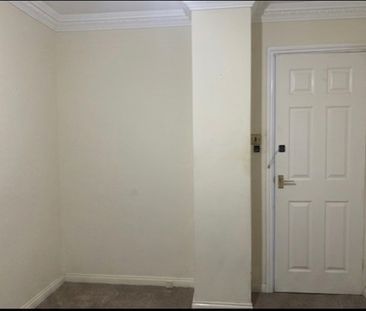 Room in a Shared House, Regent Gardens, IG3 - Photo 3