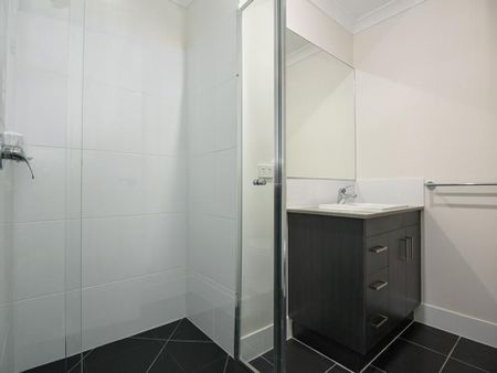 Beautiful 2 Bedroom Unit in Ideal Location - Photo 5