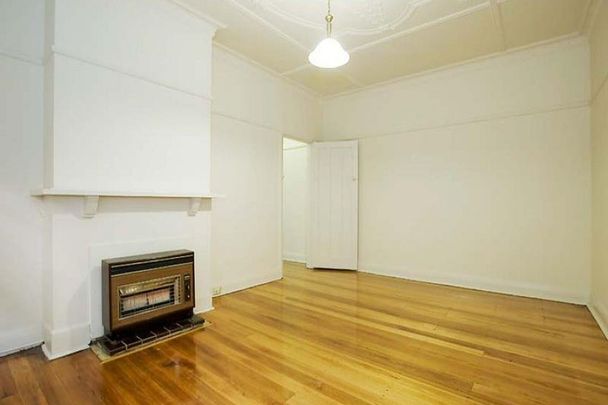 Unit 2/12 Foster Street, St Kilda. - Photo 1