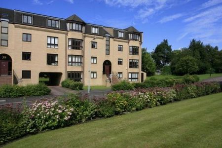 1 Bed Flat - Photo 2