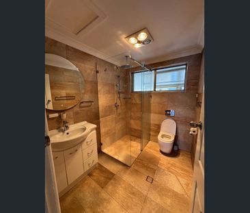 Charming 3-Bedroom Home in a Quiet, Convenient Location - Photo 5