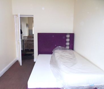 Stoney Bank Street, Dewsbury, West Yorkshire, WF13 - Photo 5