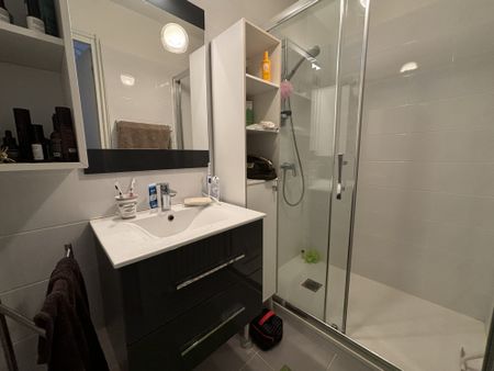 Location Appartement 3 pièces 73m² LES SABLES D OLONNE 85100 - Photo 5