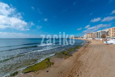 Two-bedroom Apartment in a Prestigious Neighborhood - Photo 2