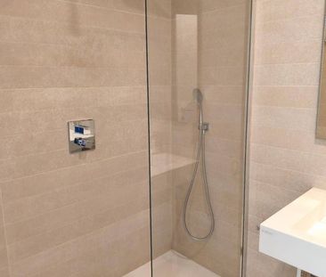 2 bedroom luxury penthouse for rent in Málaga, Andalusia - Photo 6