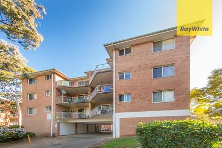 SPACIOUS 2 BEDROOM UNIT ON THE FIRST FLOOR OF A SECURE COMPLEX - Photo 4
