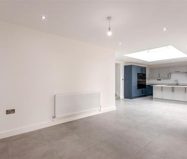 5 bedroom detached house to rent - Photo 1