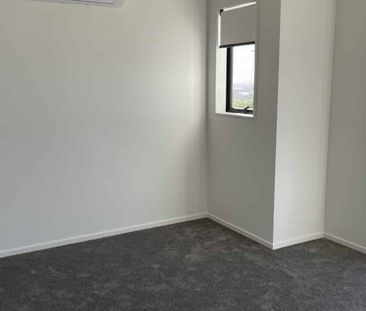 Near New 2 Bedroom Townhouse in GLENDENE - Photo 5