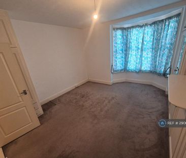 3 bedroom end of terrace house to rent - Photo 4