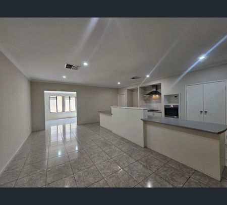 5 Marginata Pkwy, Canning Vale, WA 6155 - Photo 2