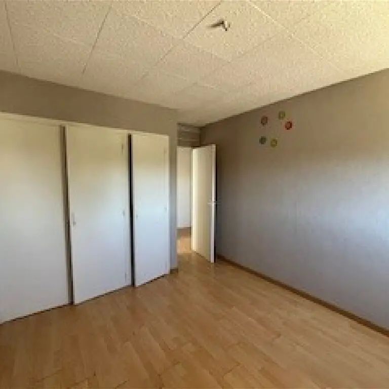 Location appartement 4 pièces - 80m² à Bollene (84500) - Photo 1