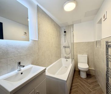 Flat 1, 23 High Street - Photo 6