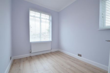 Collins Drive, Ruislip, HA4 - Photo 3