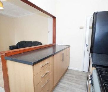 Woodside Avenue, Kirkstall, LS4 - Photo 5