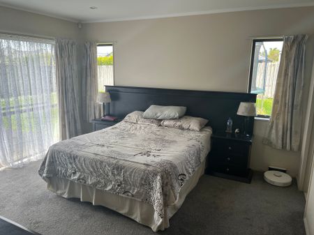 Beachlands, 4 Bedrooms - Photo 4