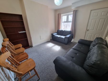 4 Bed Student Accommodation - Photo 5