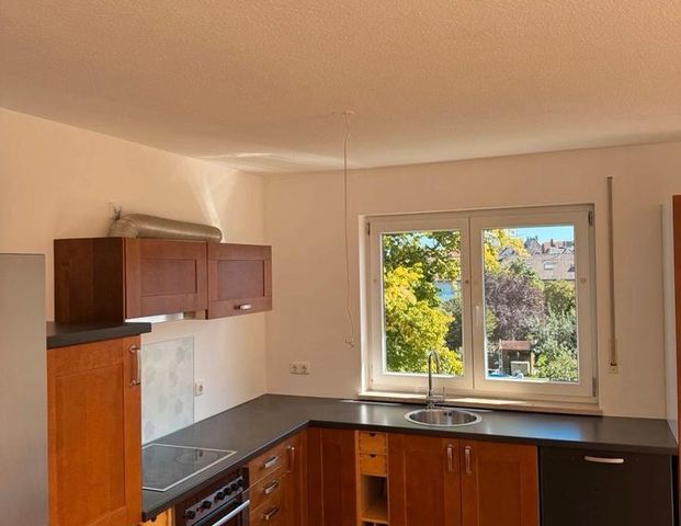 Moderne 2-Zimmer Wohnung mit grosser Dachtersasse - Foto 1