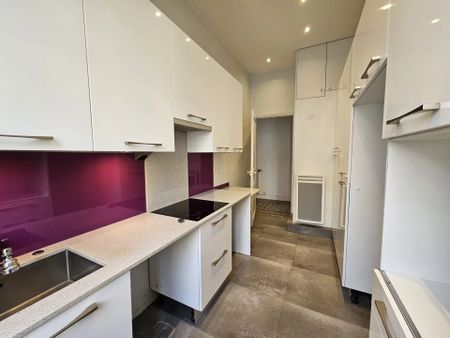 Location Appartement 3 pièces 89m² NICE 06100 - Photo 3