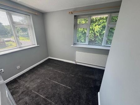 2 bedroom semi-detached house to rent - Photo 4