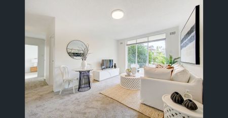 Outstanding apartment in the heart of Mosman - Photo 4