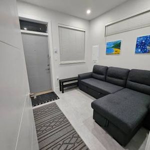 Brand new 3 bedrooms suite Vancouver East - Photo 2