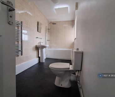 2 bedroom maisonette to rent - Photo 5