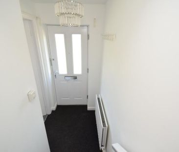 3 bedroom end of terrace house to rent - Photo 6
