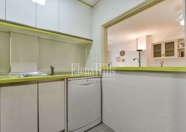 Modern apartment with stunning views of the Mascarat mountain range, Alicante.