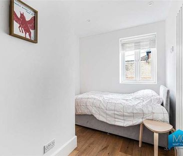 Rosebery Mews, Rosebery Road, London, N10 - Photo 2