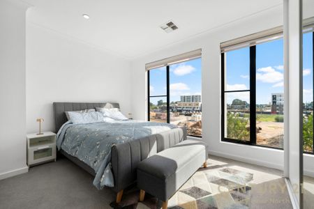 Exclusive Modern Living – 3-Storey Designer Townhouse - Photo 4