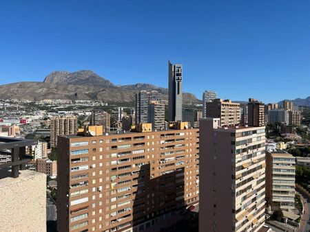 Luxury penthouse for rent in Benidorm, Valencia - Photo 2