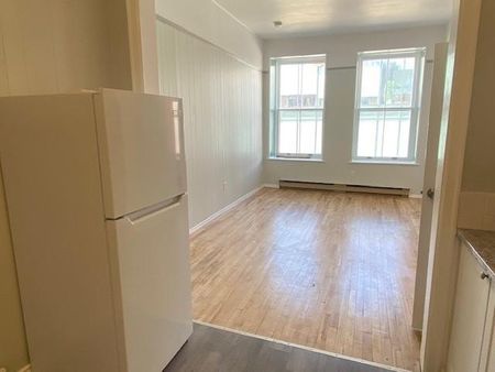199.1 Wellington Street, 1 bed, 1 bath - Photo 4