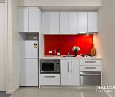 UNFURNISHED WITH WHITEGOODS ONE-BED PLUS STUDY - Photo 1