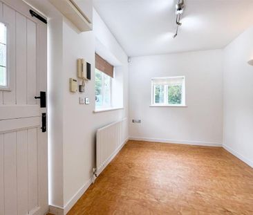 1 bedroom semi-detached house to rent - Photo 5