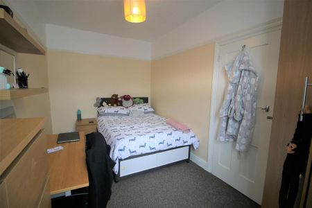 3 bedroom private hall to rent - Photo 5